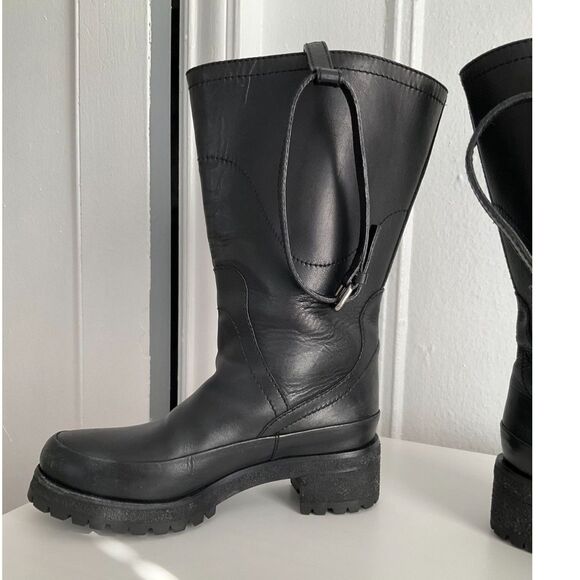 Prada - Leather Rain Boots - Mid Calf - Beautiful Boots - Great Condition! - Picture 5 of 14